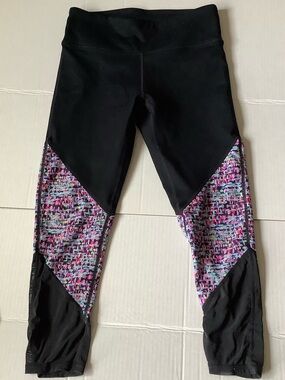 Fabletics Black Confetti Chevron Mesh Crop Leggings  XXS